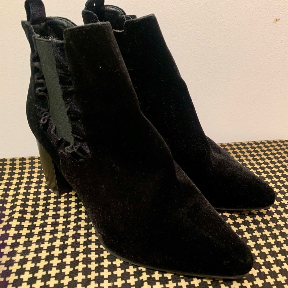 “14th & Union” Black Boots. Sz 7.5W. Quasi-Velvet Fabric. 3” Chunky Heels.